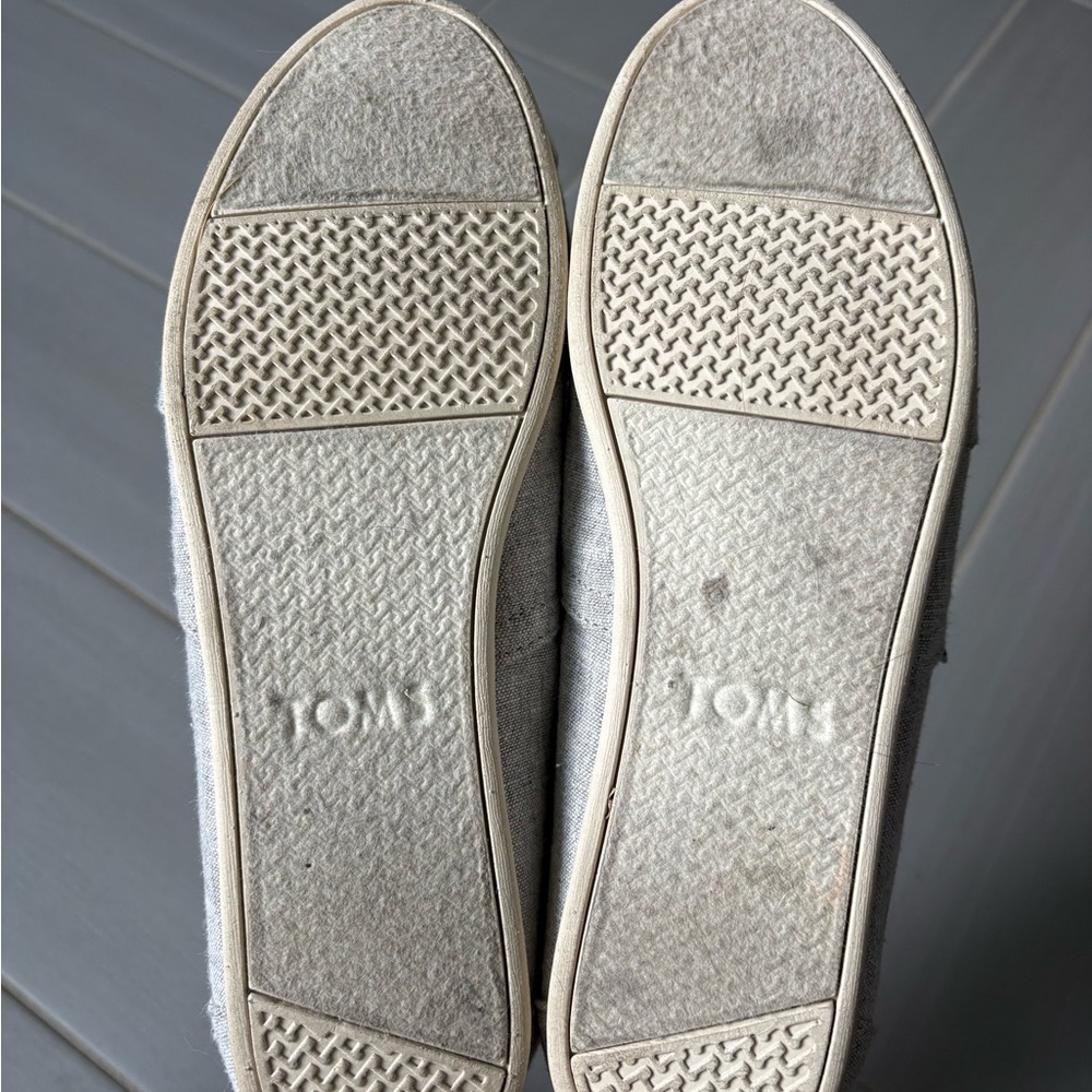 TOMS Women’s Light Gray Canvas Slip-ons - Picture 5 of 5
